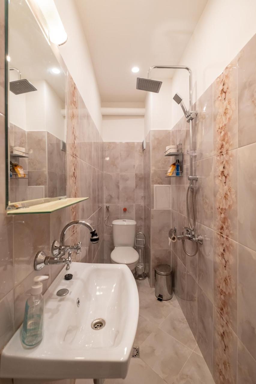 Feel Sofia - one bedroom apartment next to Russian Square Esterno foto