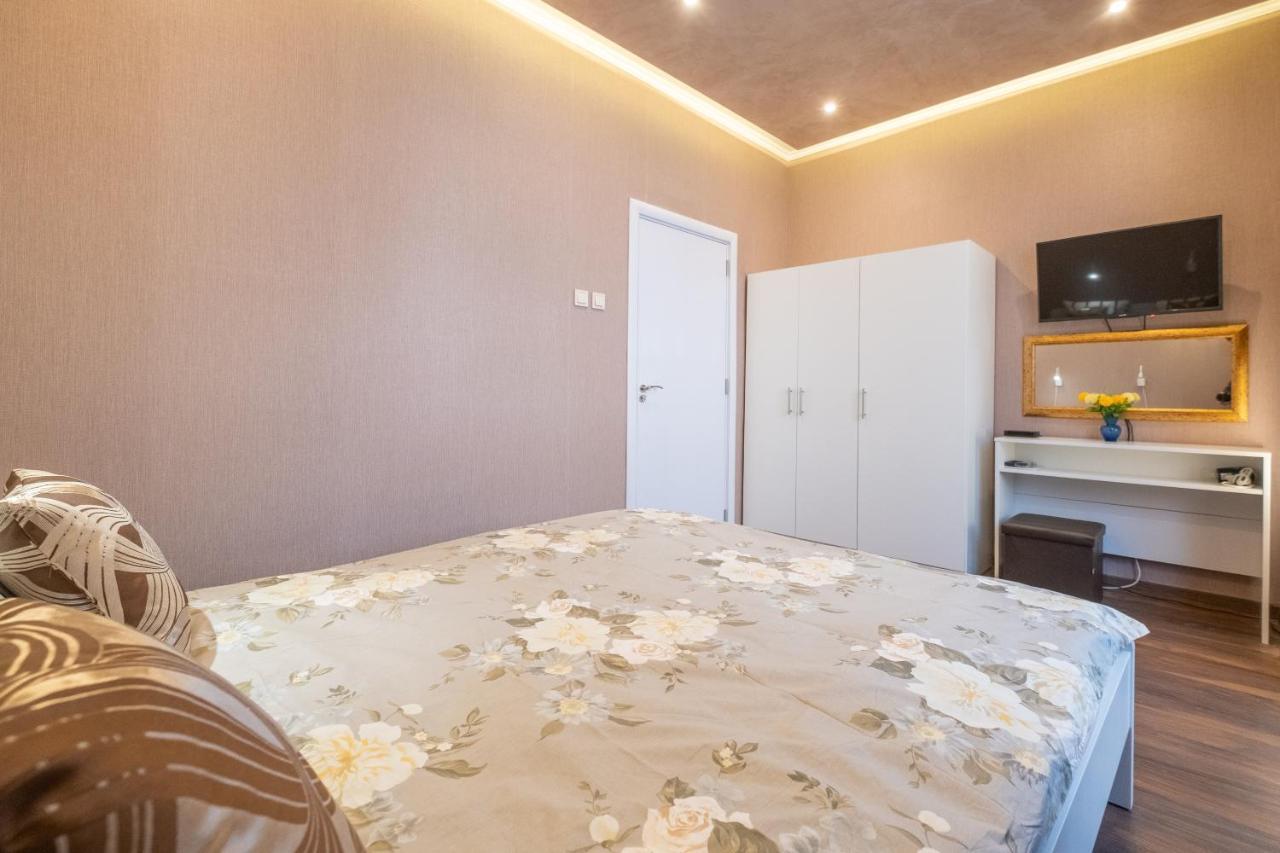 Feel Sofia - one bedroom apartment next to Russian Square Esterno foto